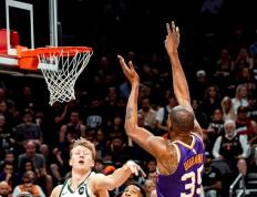 乐鱼体育-包含澳大利亚男篮绝杀雄鹿，波尔津吉斯统治全场的词条