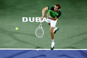 乐鱼官网-包含拉沃尔杯翻盘法网，梅德韦杰夫高光表现的词条