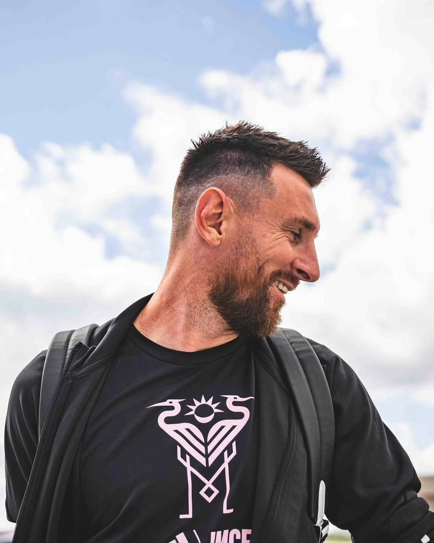 乐鱼体育-包含球员风采,展现出色技术让球迷欣赏不已的词条