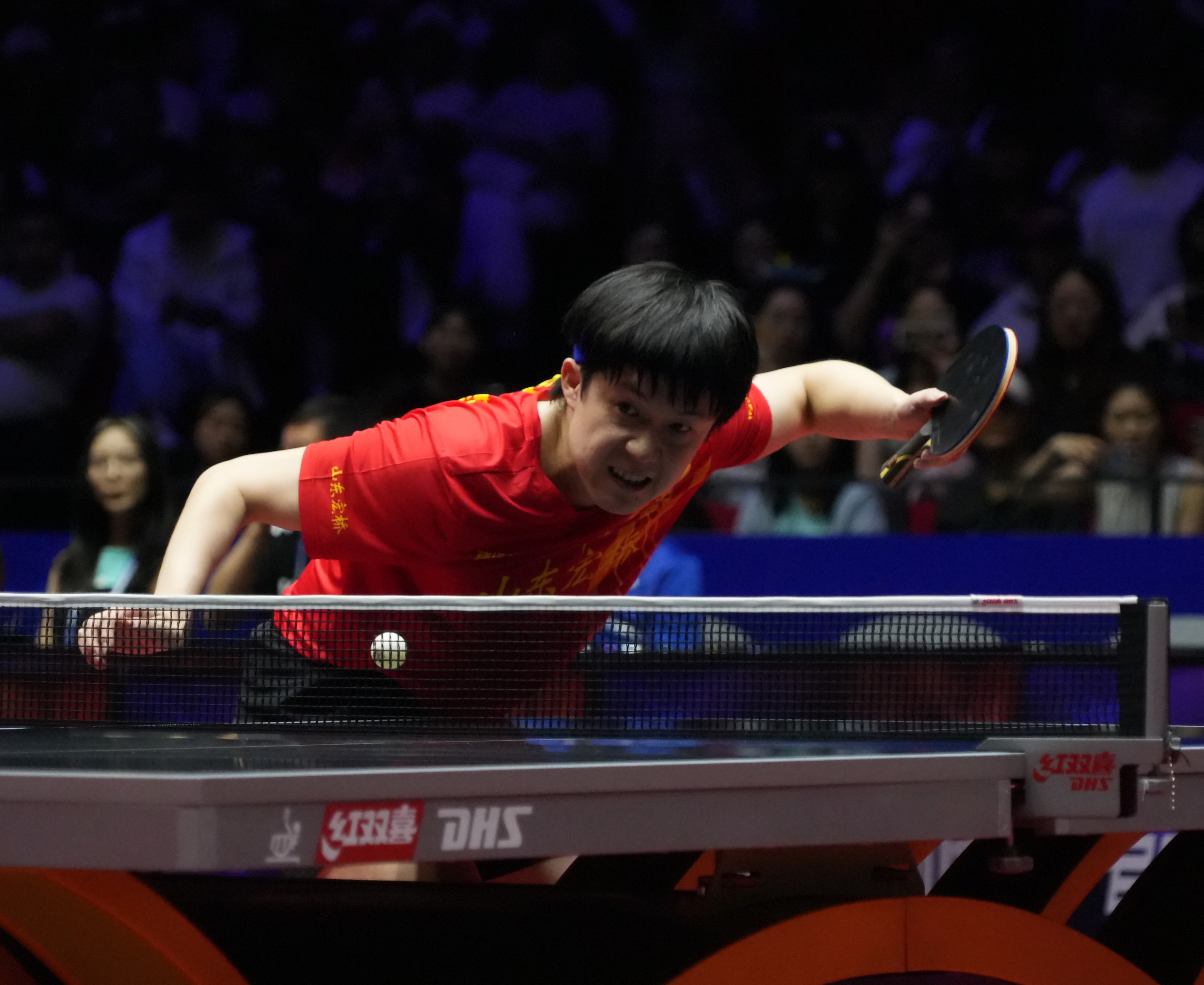 乐鱼体育-乒乓球赛事中恒大战胜对手成功晋级