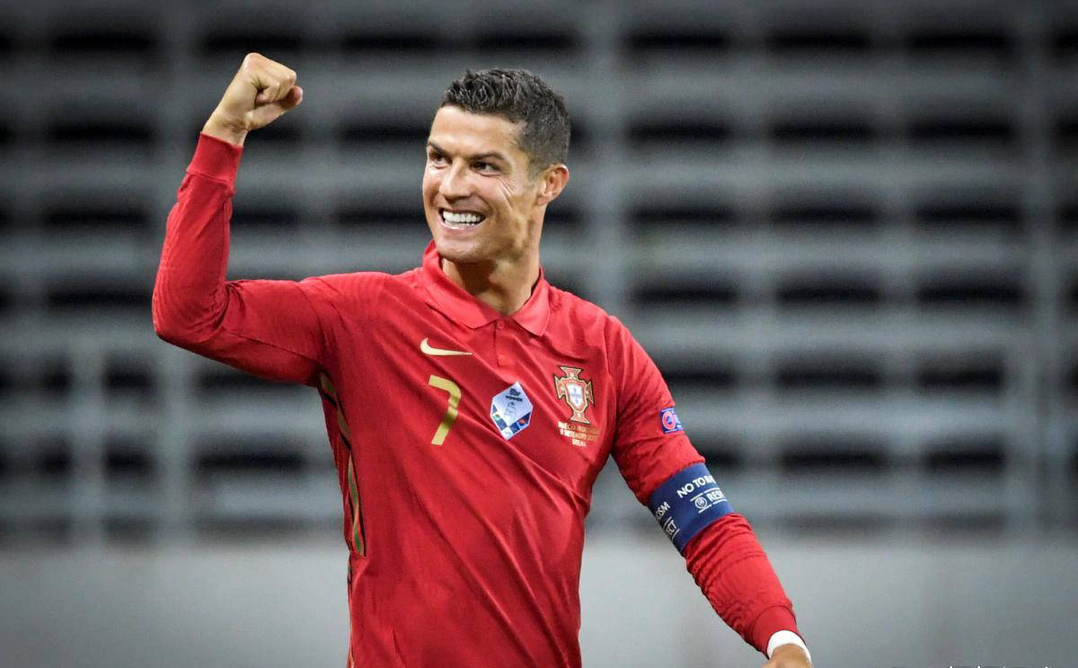 乐鱼-包含马拉松明星C罗将夺冠的词条