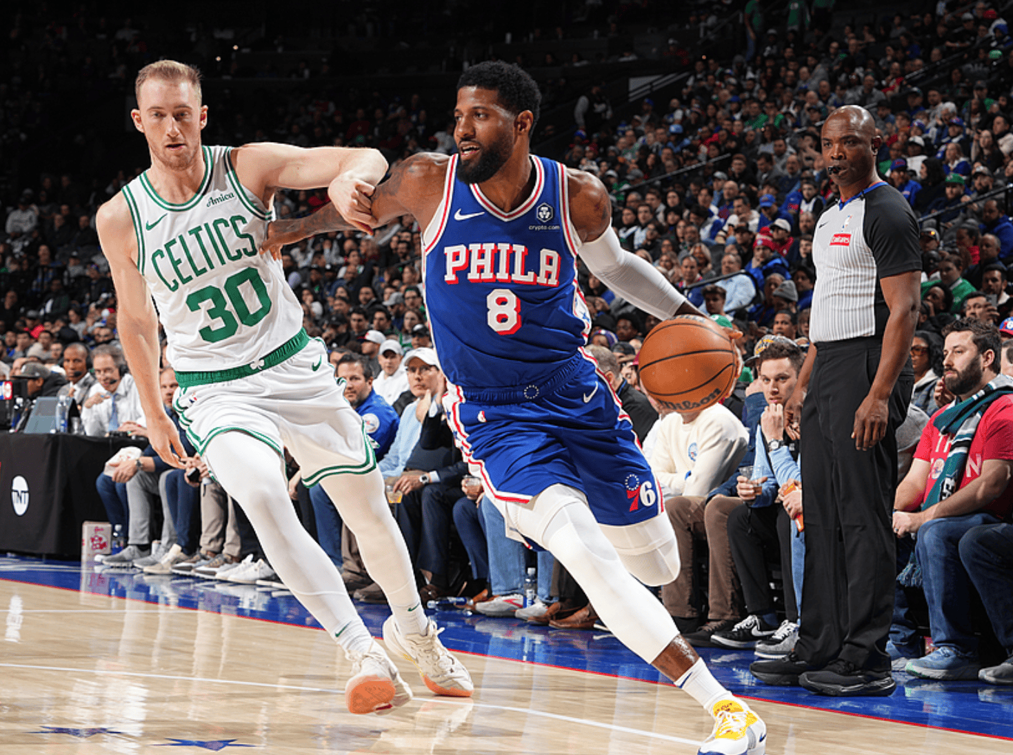 乐鱼体育网站入口-76人队主场大胜,球迷欢呼雀跃